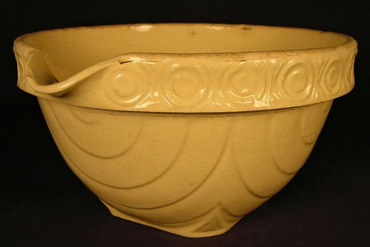 Antique Yellow Ware batter bowl from ebay.com/usr/yellow.fever