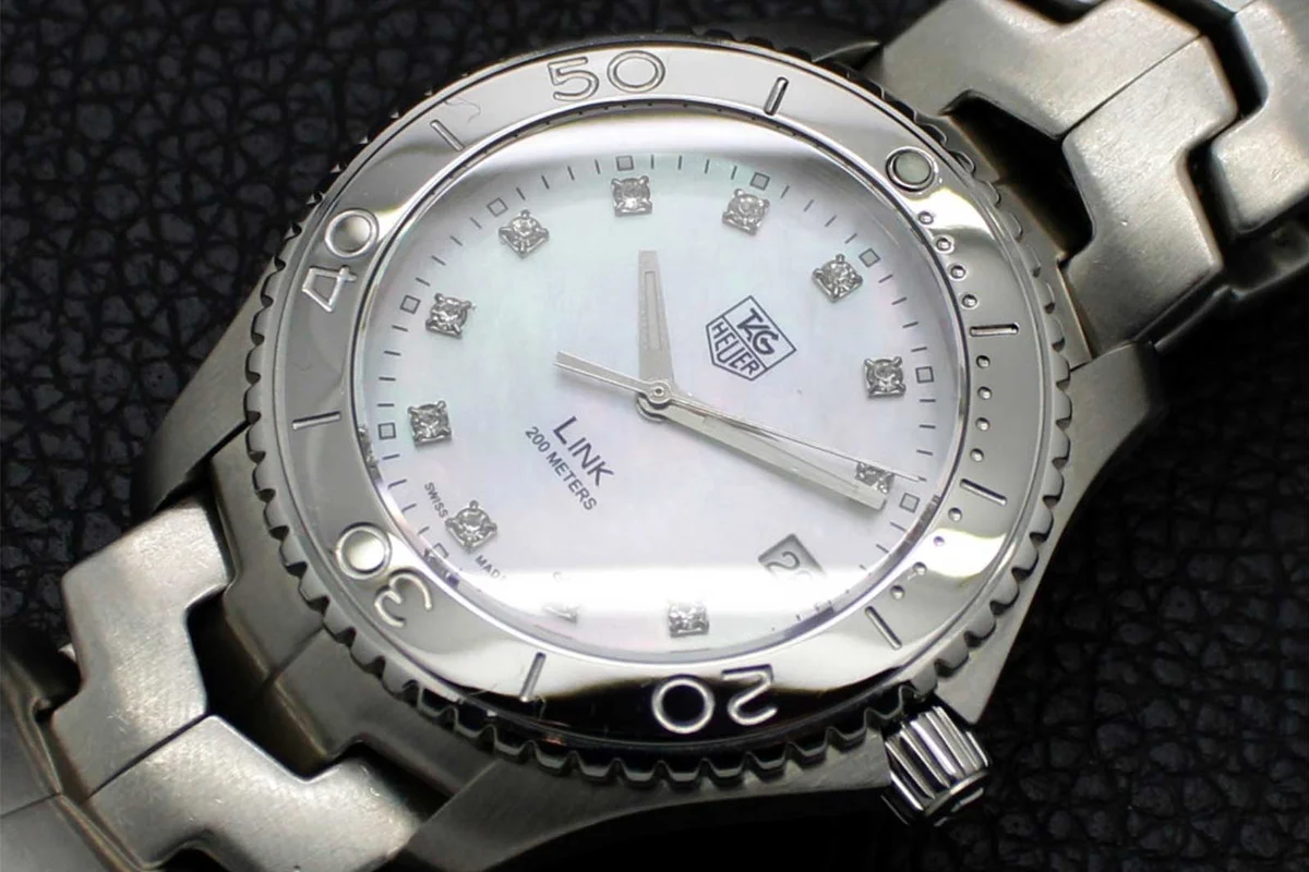 TAG Heuer Link 200 meters Mother of Pearl 11 Diamonds Watch