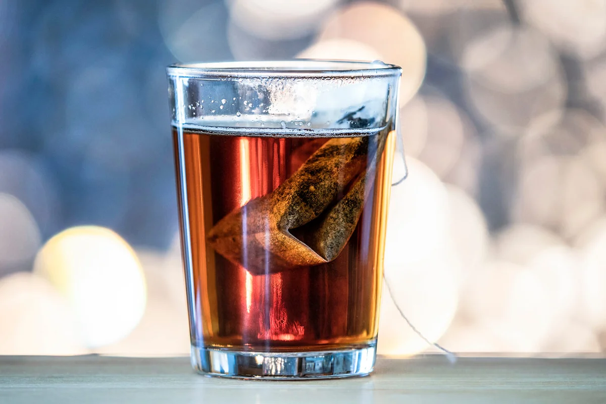 Crystal glass with an infusion of red tea