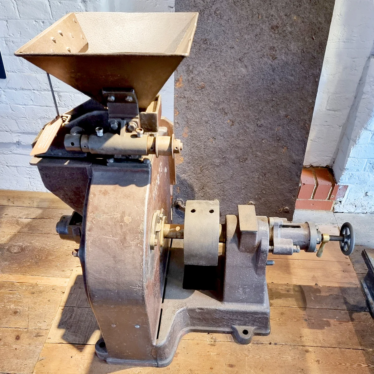 Animal feed grinder