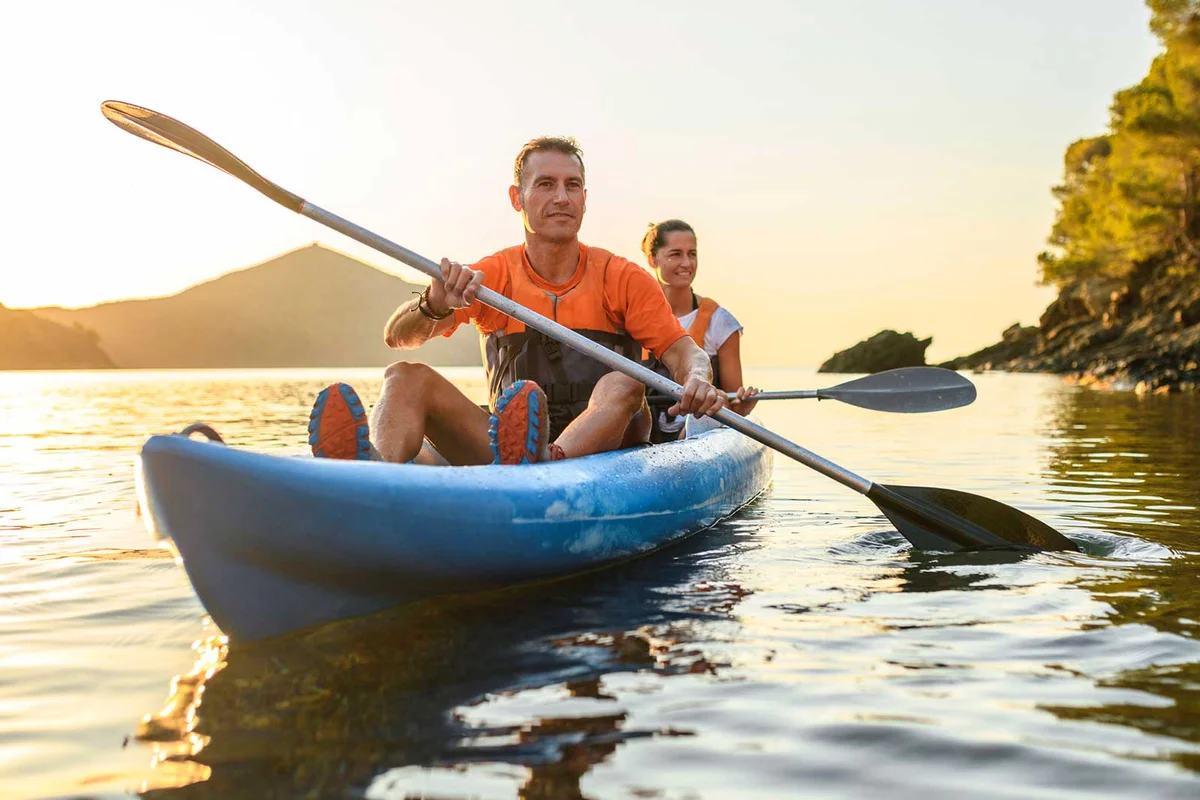 couple tandem kayak