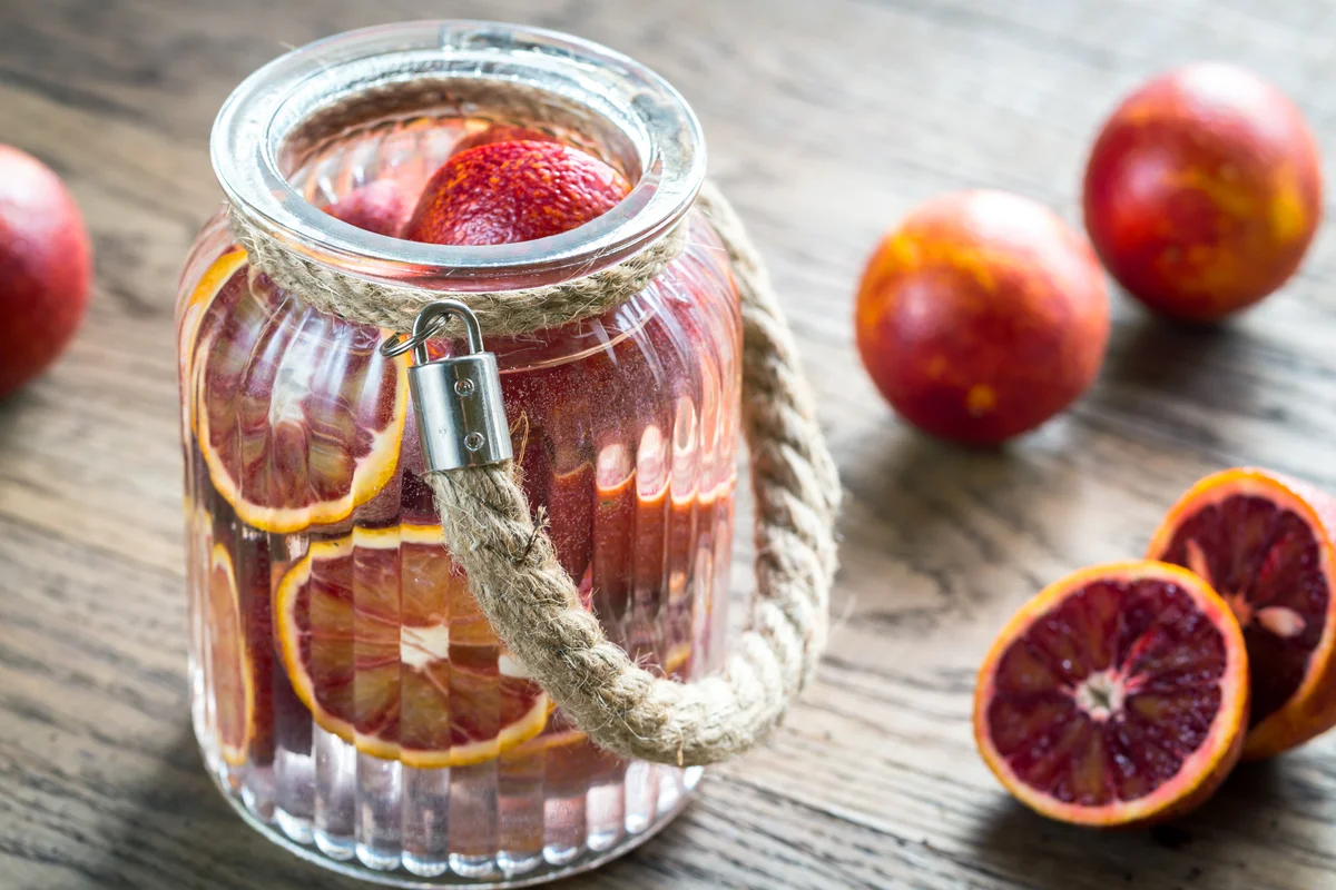 Blood oranges in the glass jar