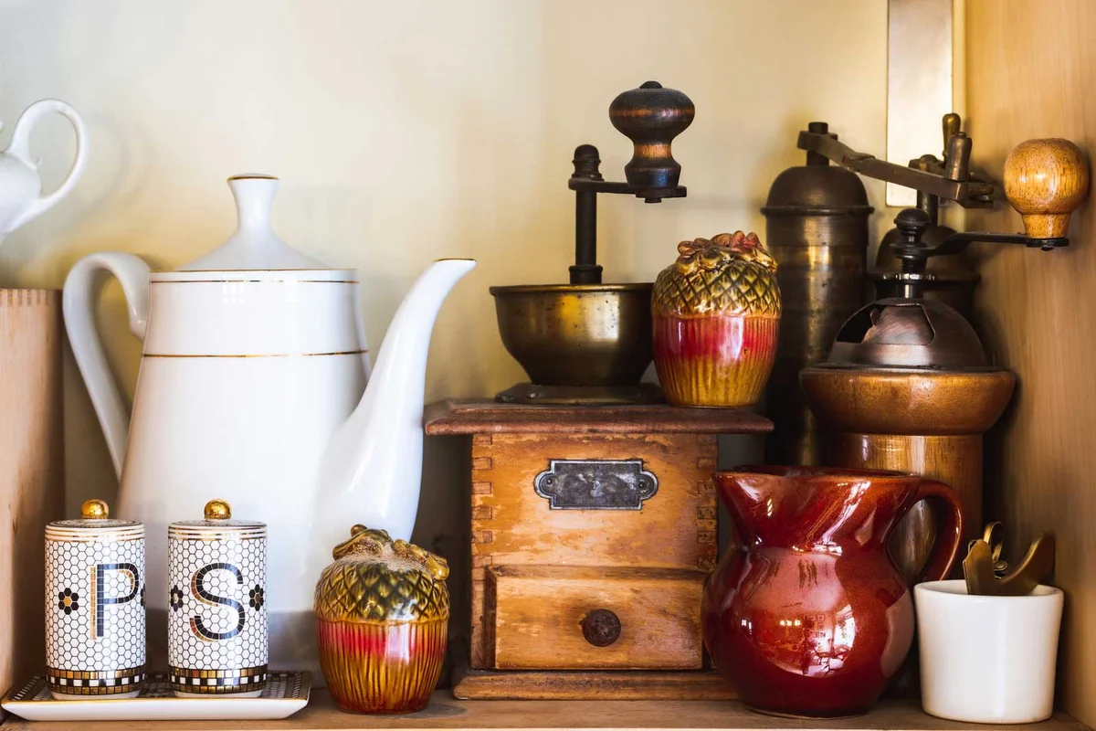 vintage farmhouse collectibles