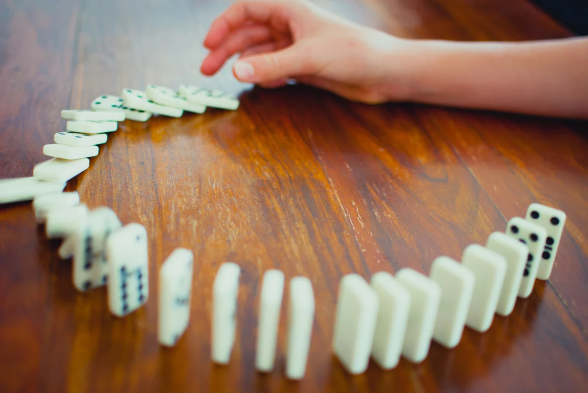 domino topple