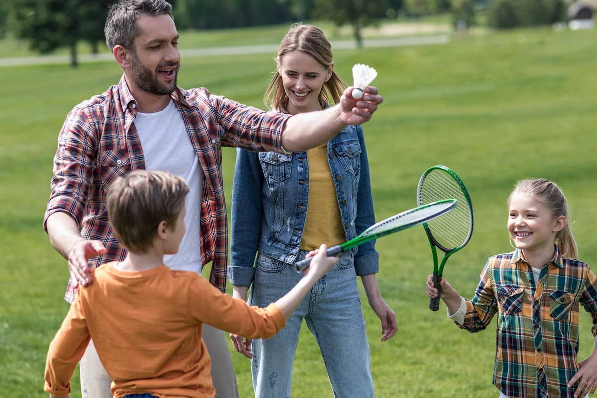 family badminton