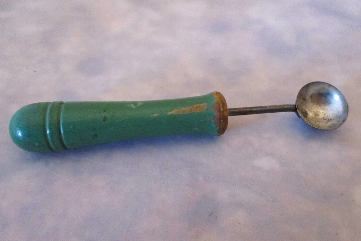 Vintage Melon Baller/Scoop With Green Wooden Handle