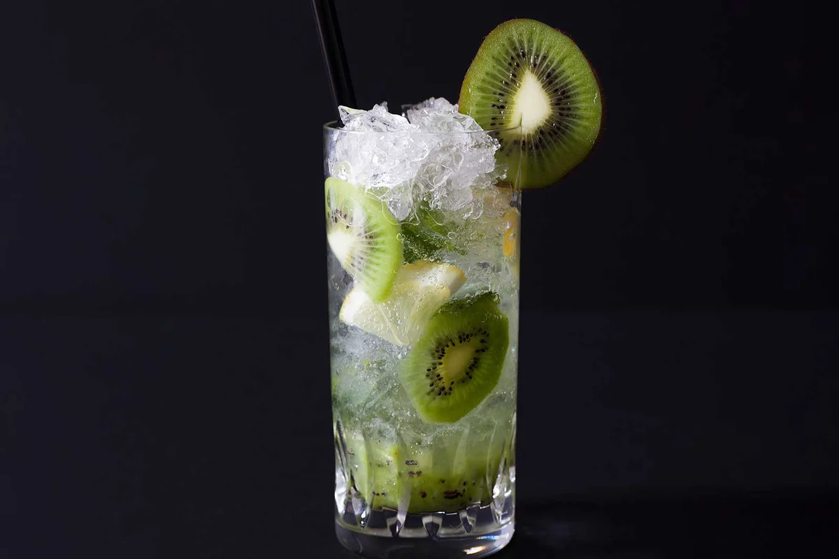 green goddess kiwi cocktail