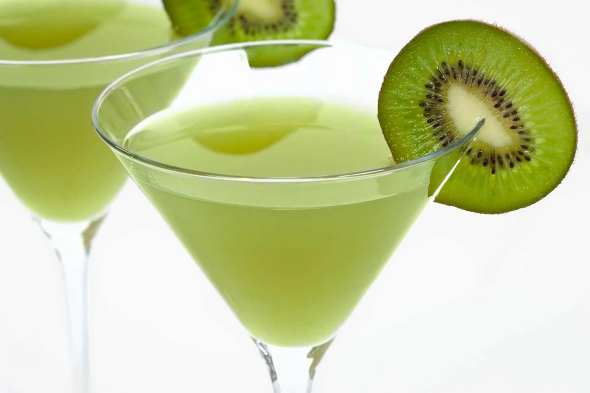 kiwi martini cocktail