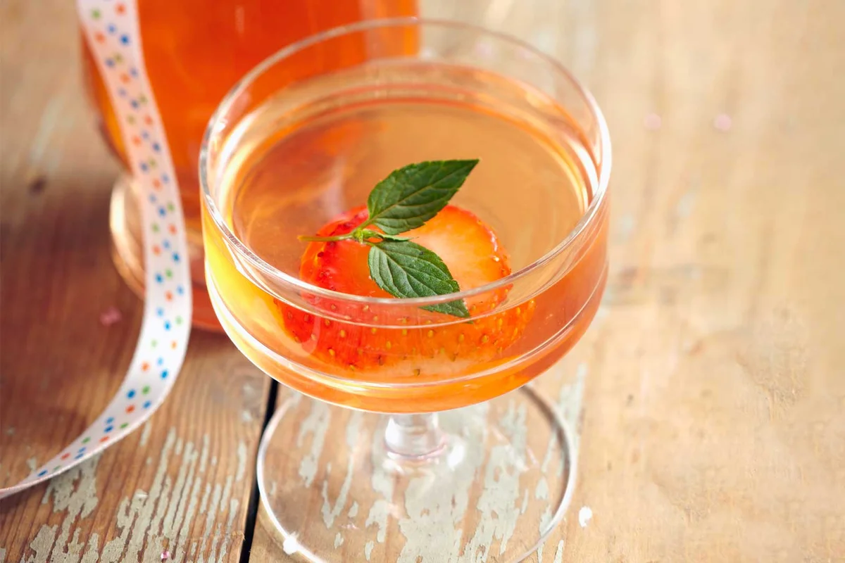 rhubarb daiquiri cocktail