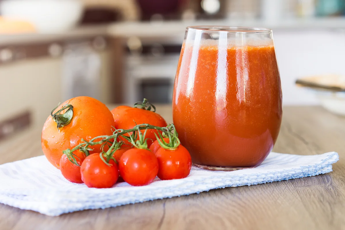 tomato juice cocktail