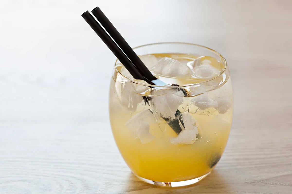 pear elderflower cocktail