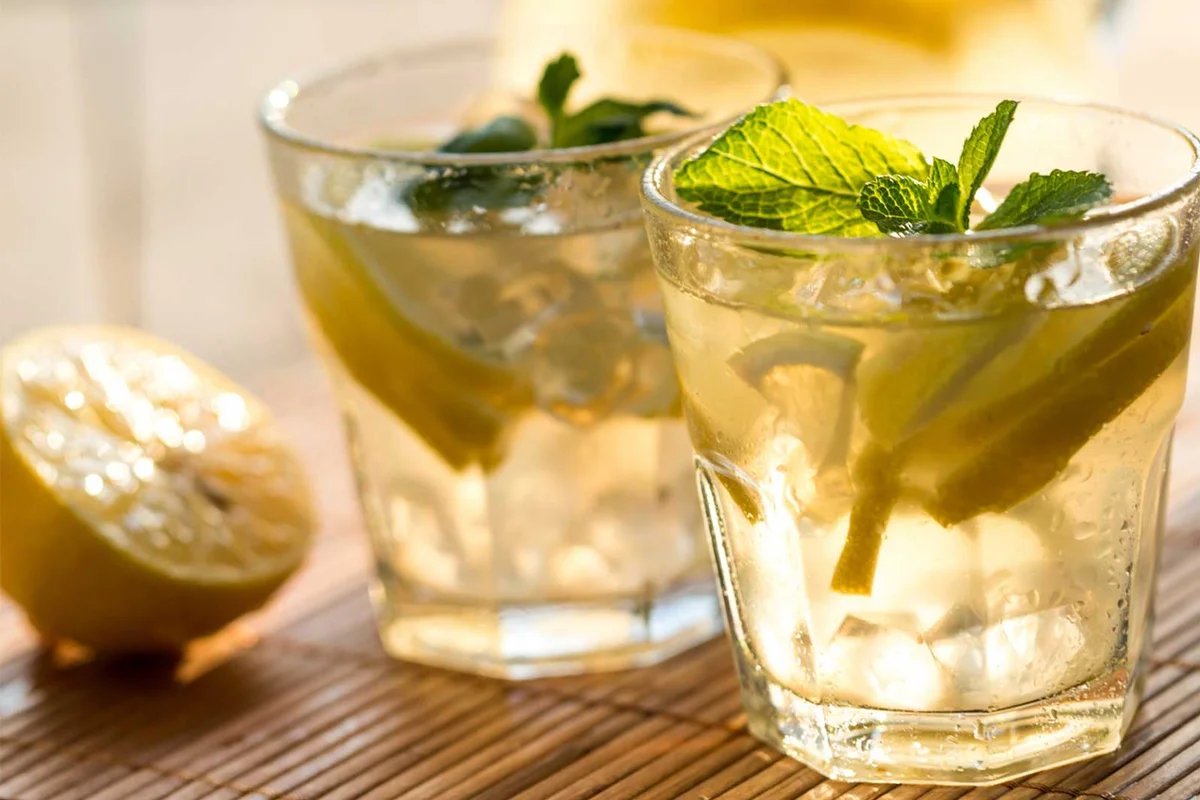 pear bourbon smash