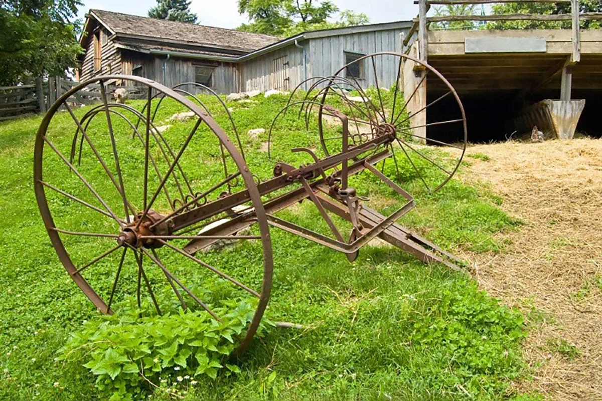 tractor style hay rake