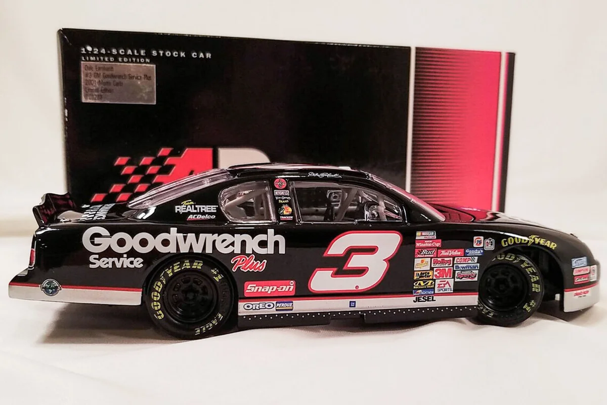 Dale Earnhardt #3, 1:24 Scale, Stock Car, Nascar, GM Goodwrench Service Plus, 2001 Monte Carlo, Limited Edition, Die Cast Collectible