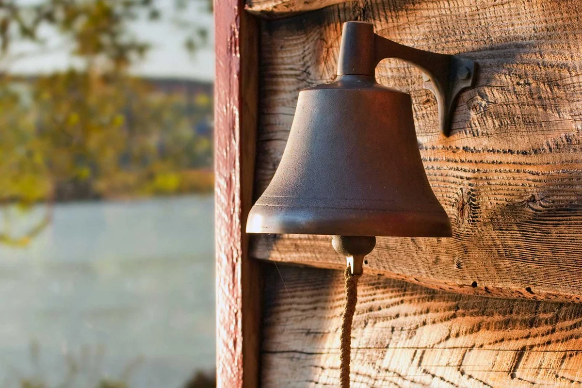 cottage house dinner bell