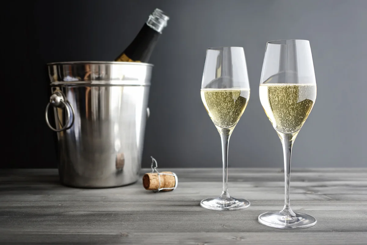 Two glasses of Champagner and Cooler