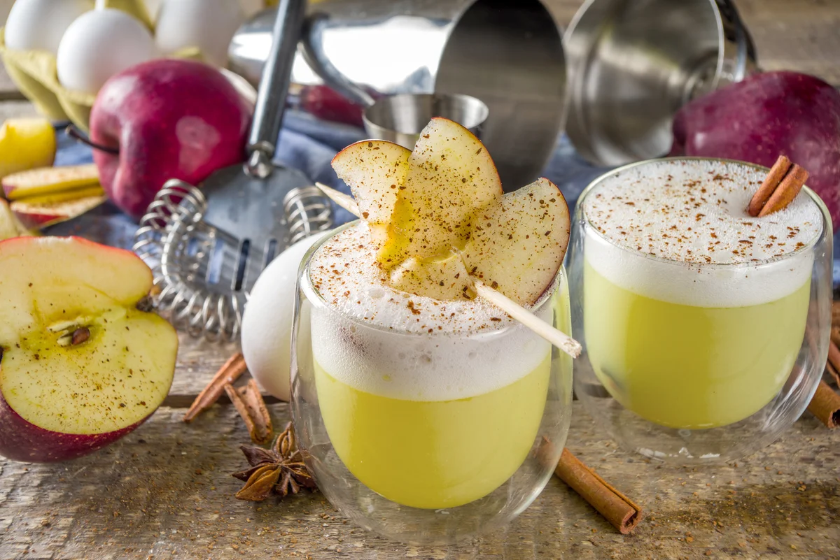 Apple pie jello shots