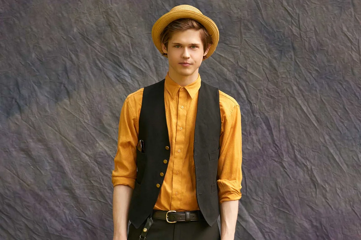 gender neutral casual outfit