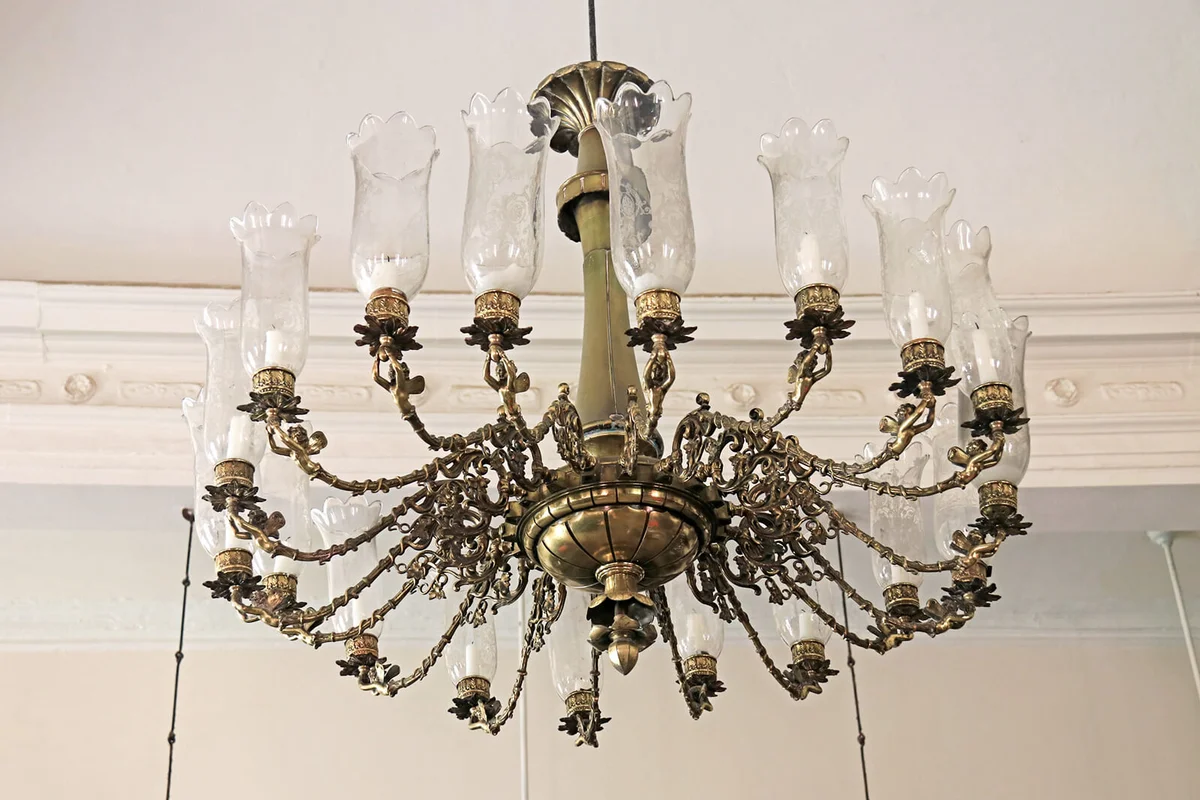 Chandelier in St. Thomas Synagogue