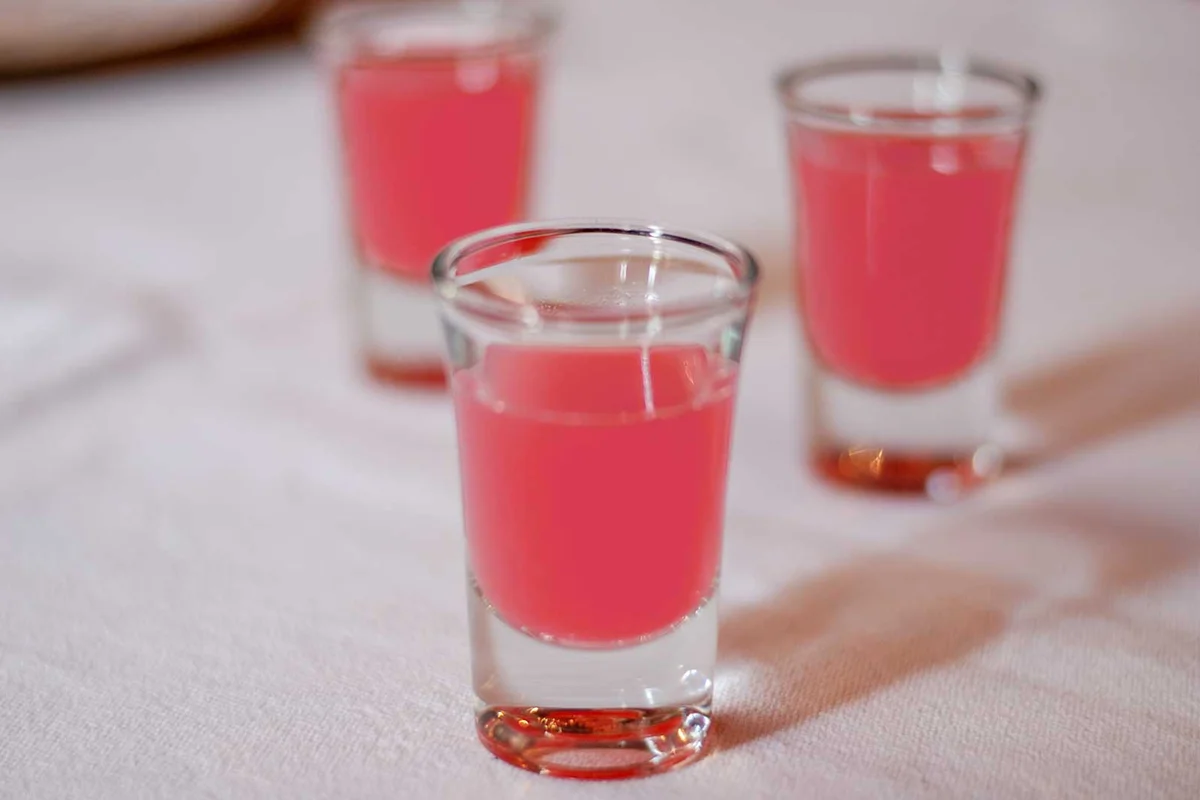 bubblegum shot cocktail