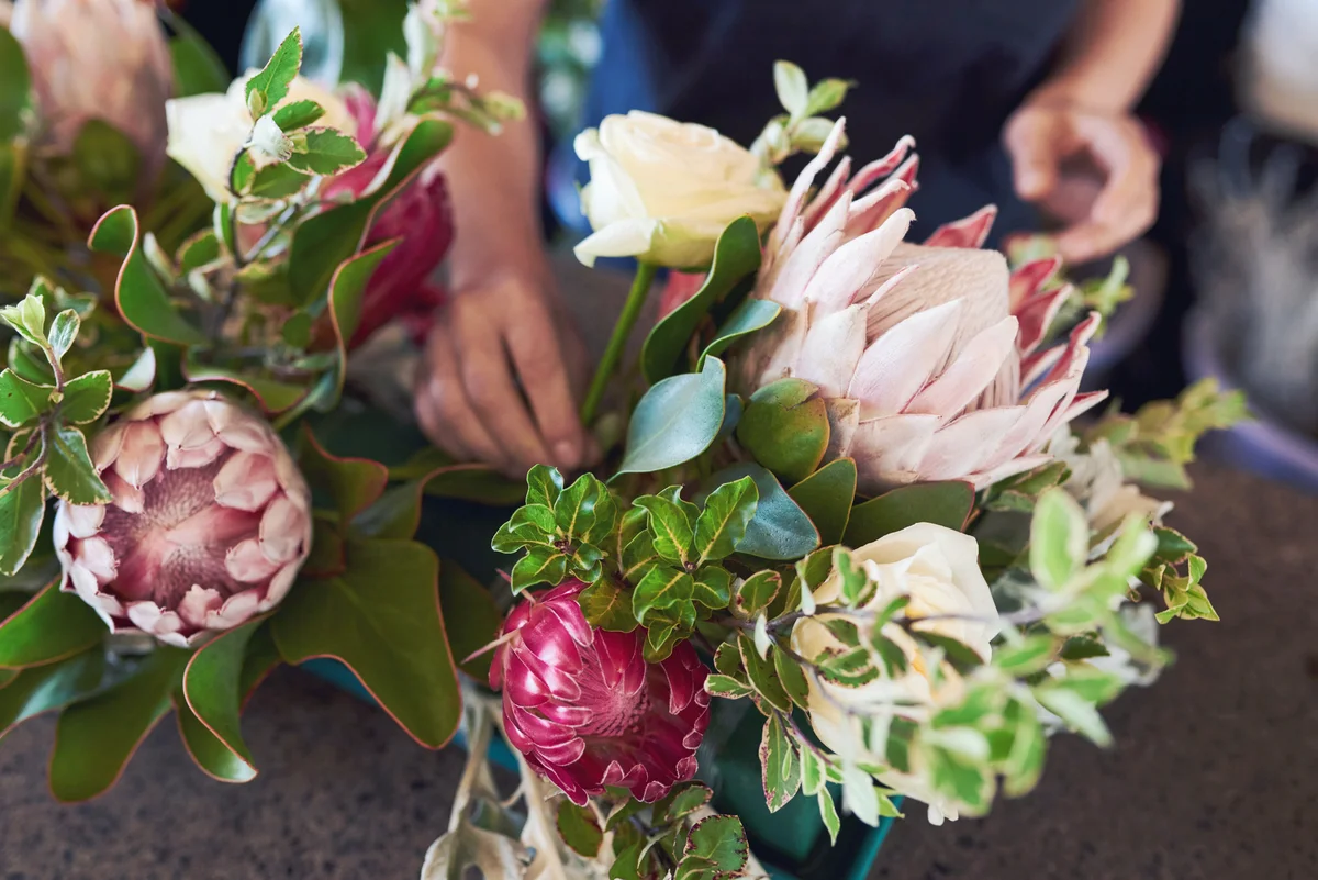Flower arrangement with proteas