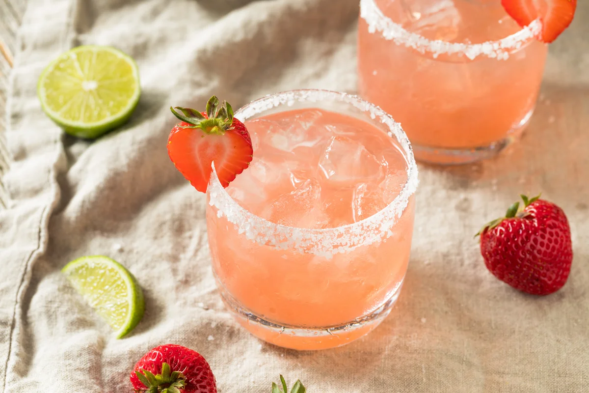 strawberry margarita cocktail
