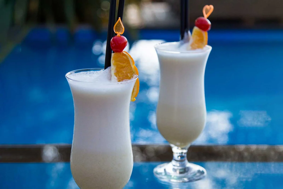banana colada cocktail