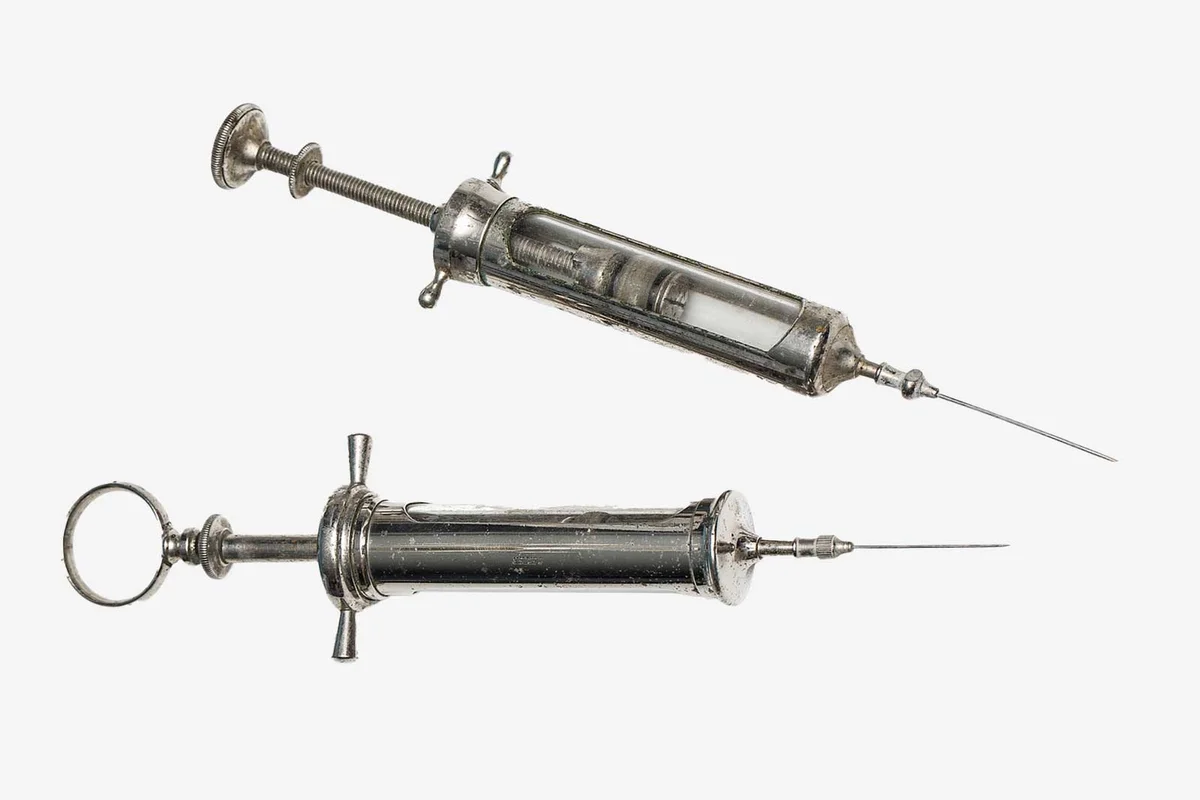 antique syringes