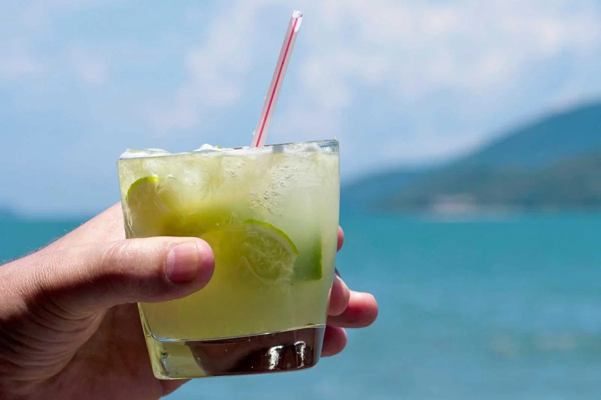 ginger caipirinha cocktail