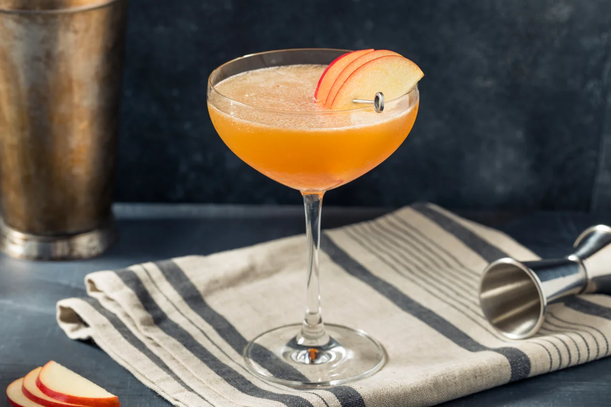 apple cider vodka martini cocktail