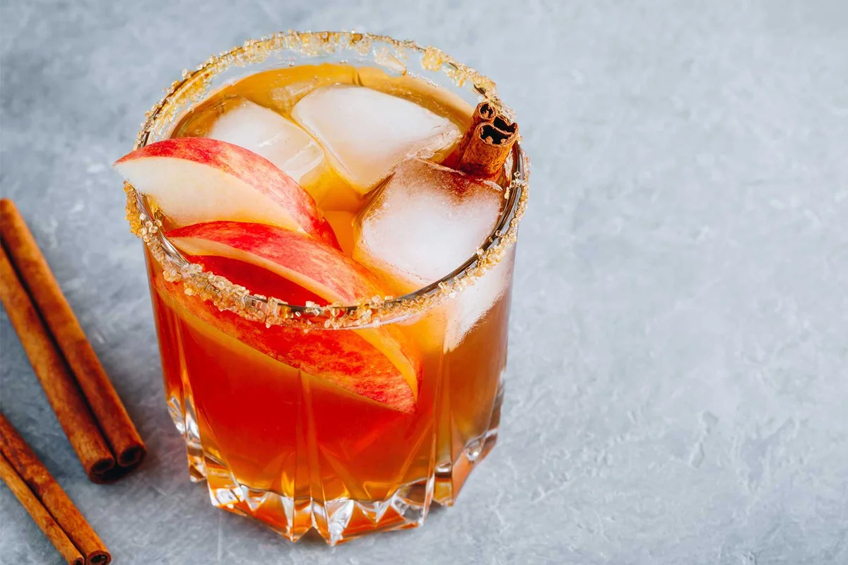 apple pie moscow mule cocktail