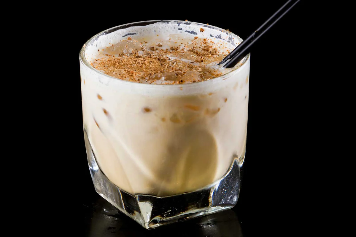creamy apple pie cocktail