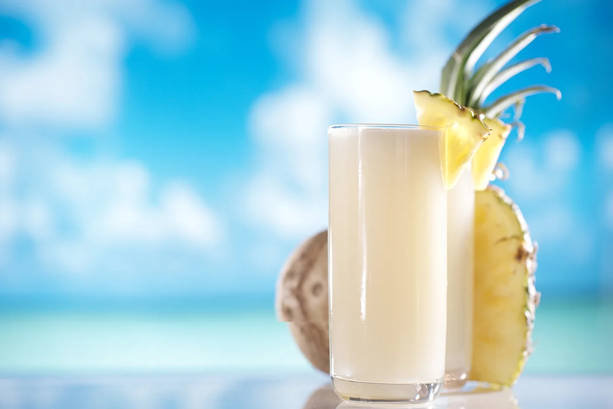 Piña colada shot