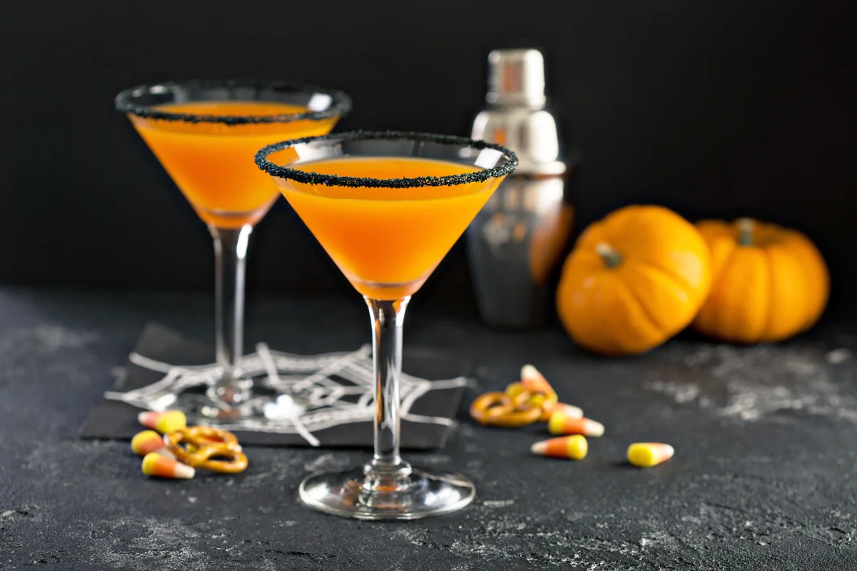 Halloween cocktail pumpkintini