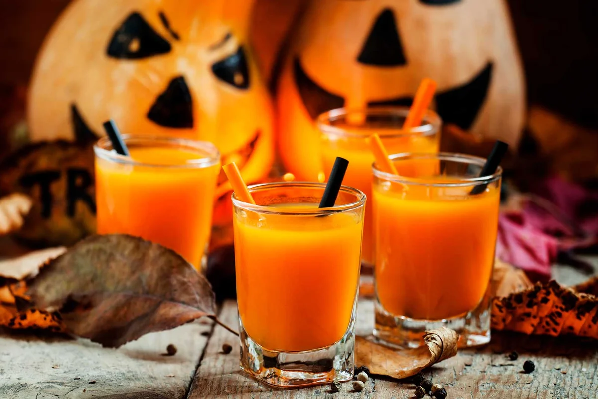 spiced pumpkin punch halloween cocktail