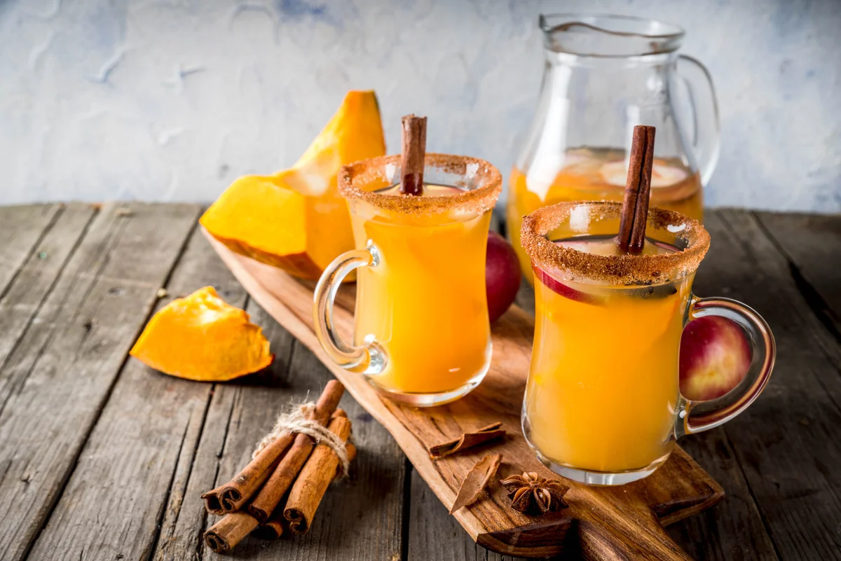 Warm Pumkin Pie Halloween Punch cocktail