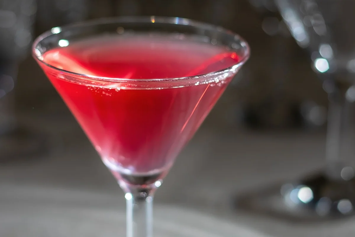 candy apple martini easy Halloween cocktail