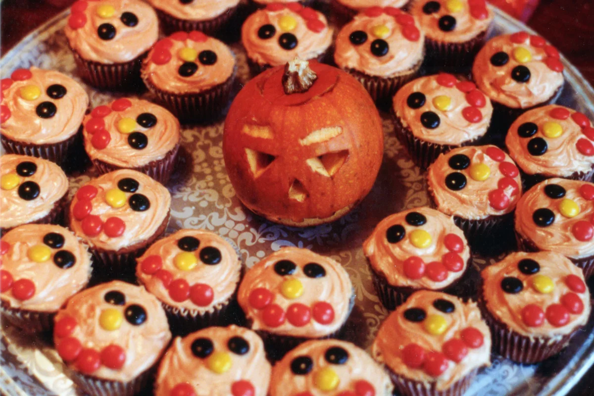 Pumpkin Face Cupcakes Halloween treat