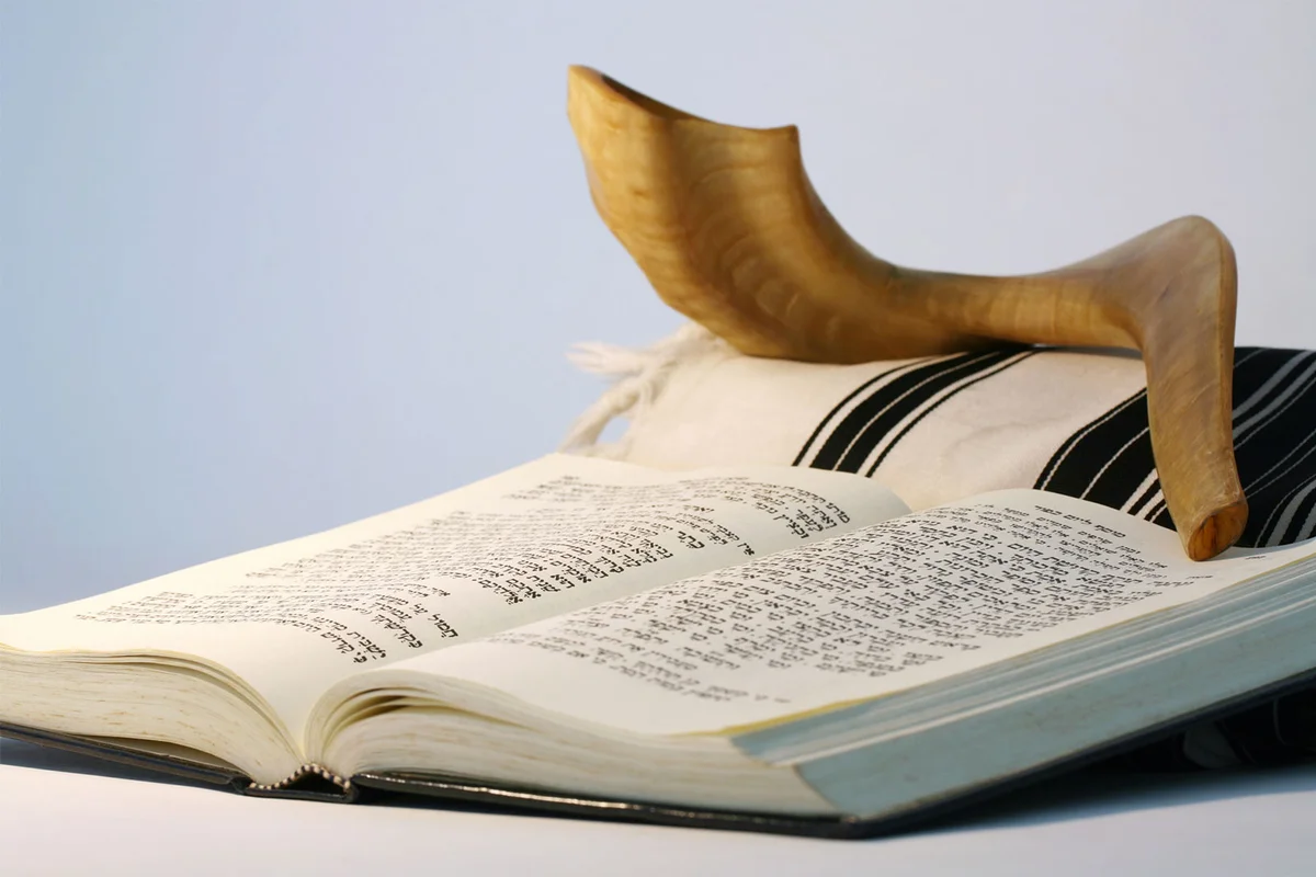 Yom Kippur setting