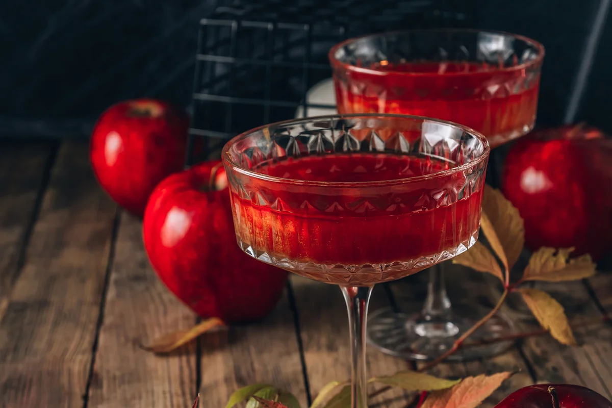 Glitter Washington Apple Martini cocktail