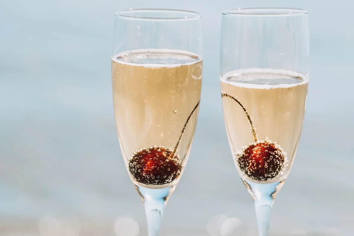 Fizzy Kiss cocktail