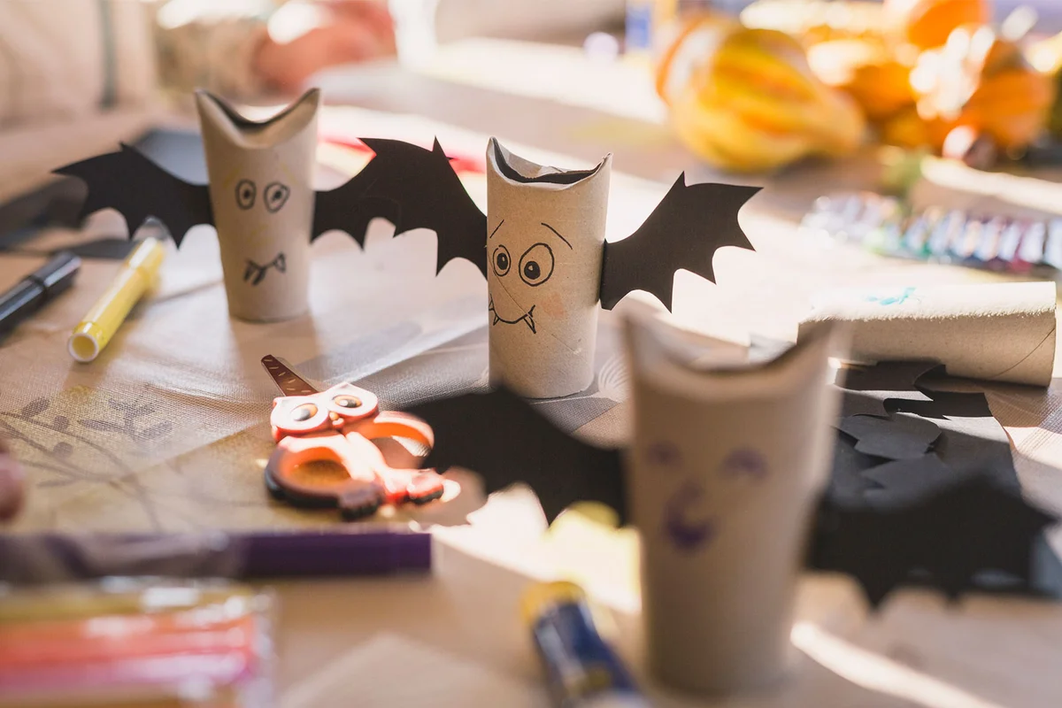 toddler Halloween activity toilet paper roll bat craft