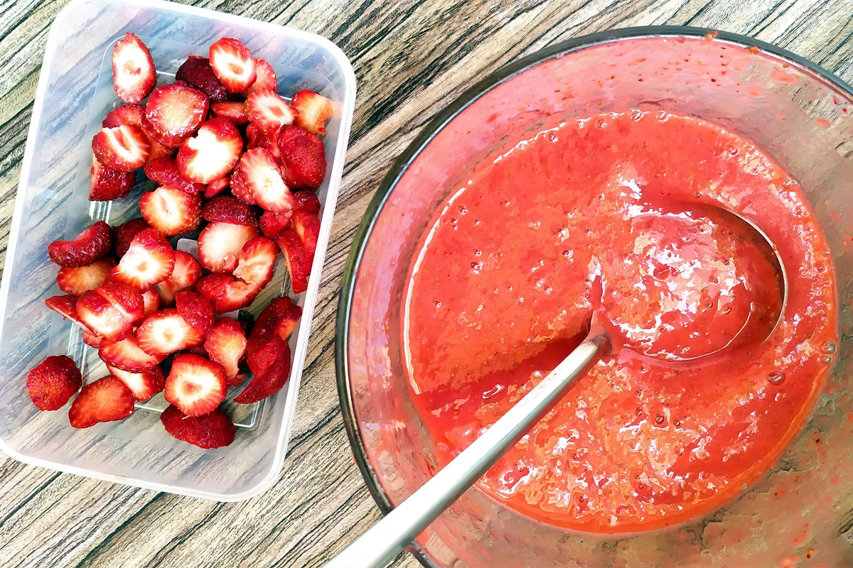 strawberry fruit puree for cocktails