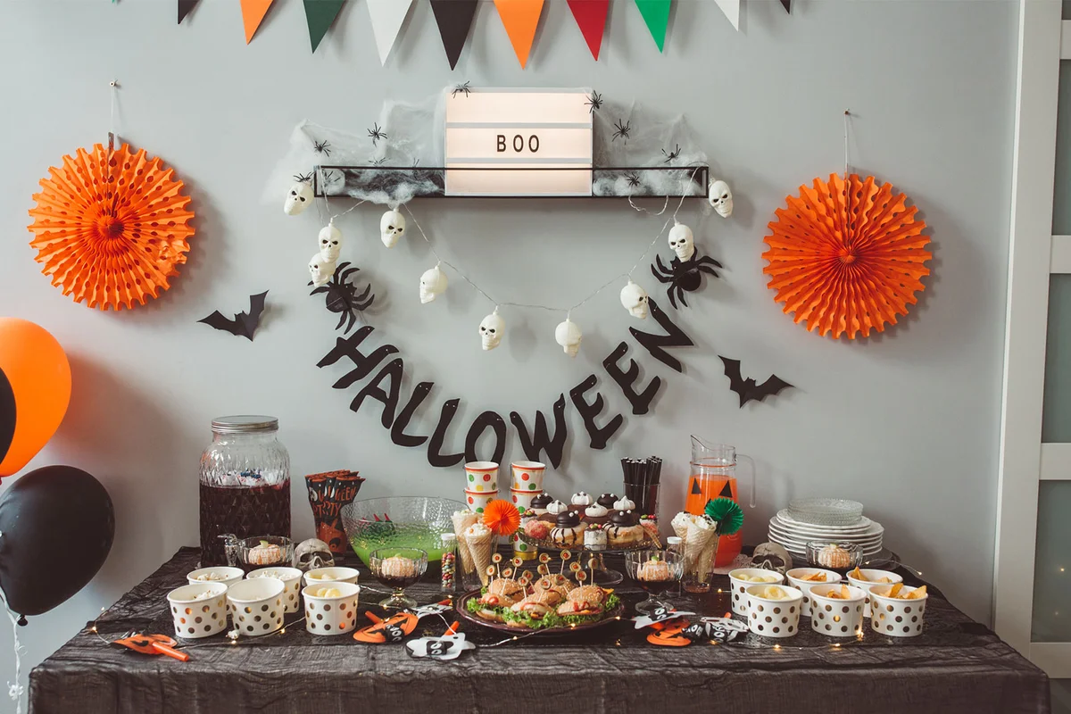 Halloween treat table with sign
