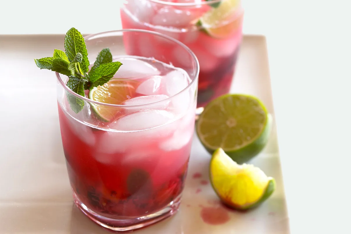 muddled blueberry mead cocktail
