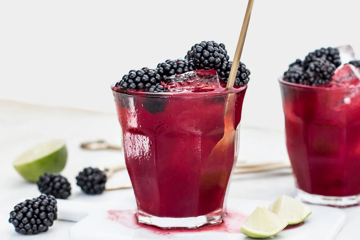 blackberry lemonade cocktail