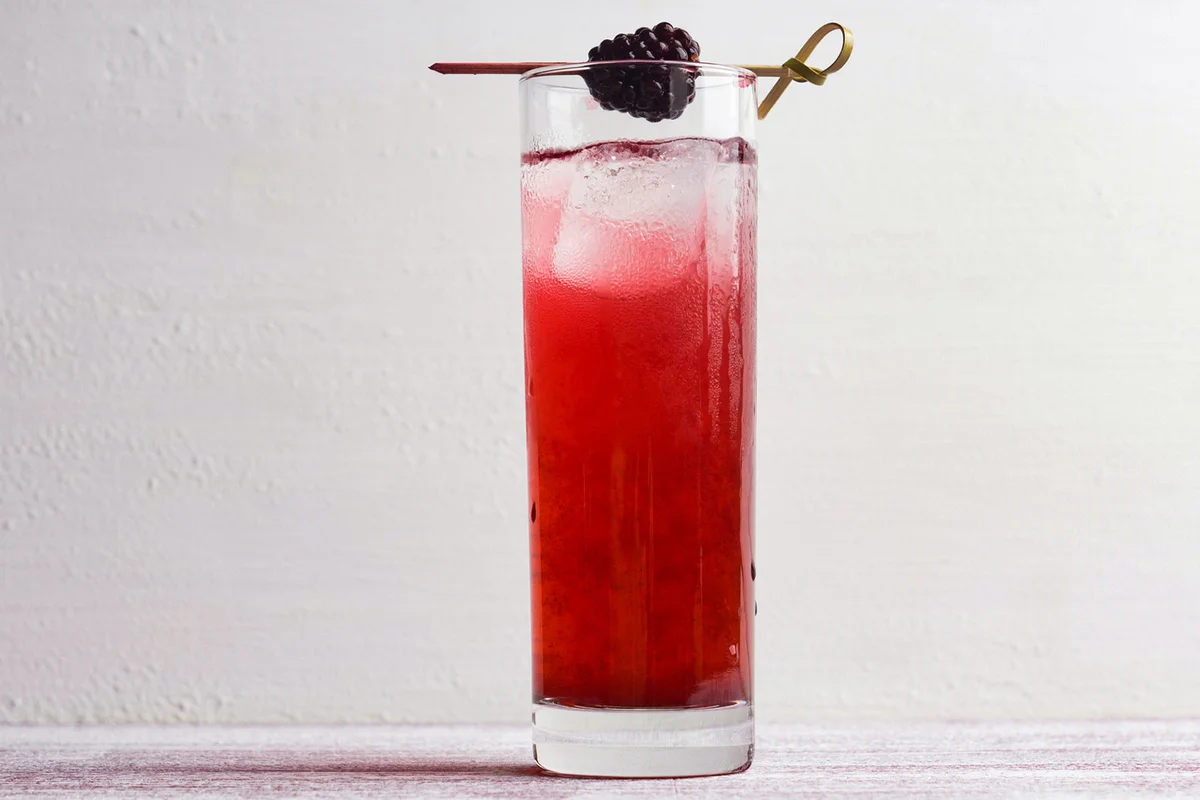 blackberry mimosa cocktail