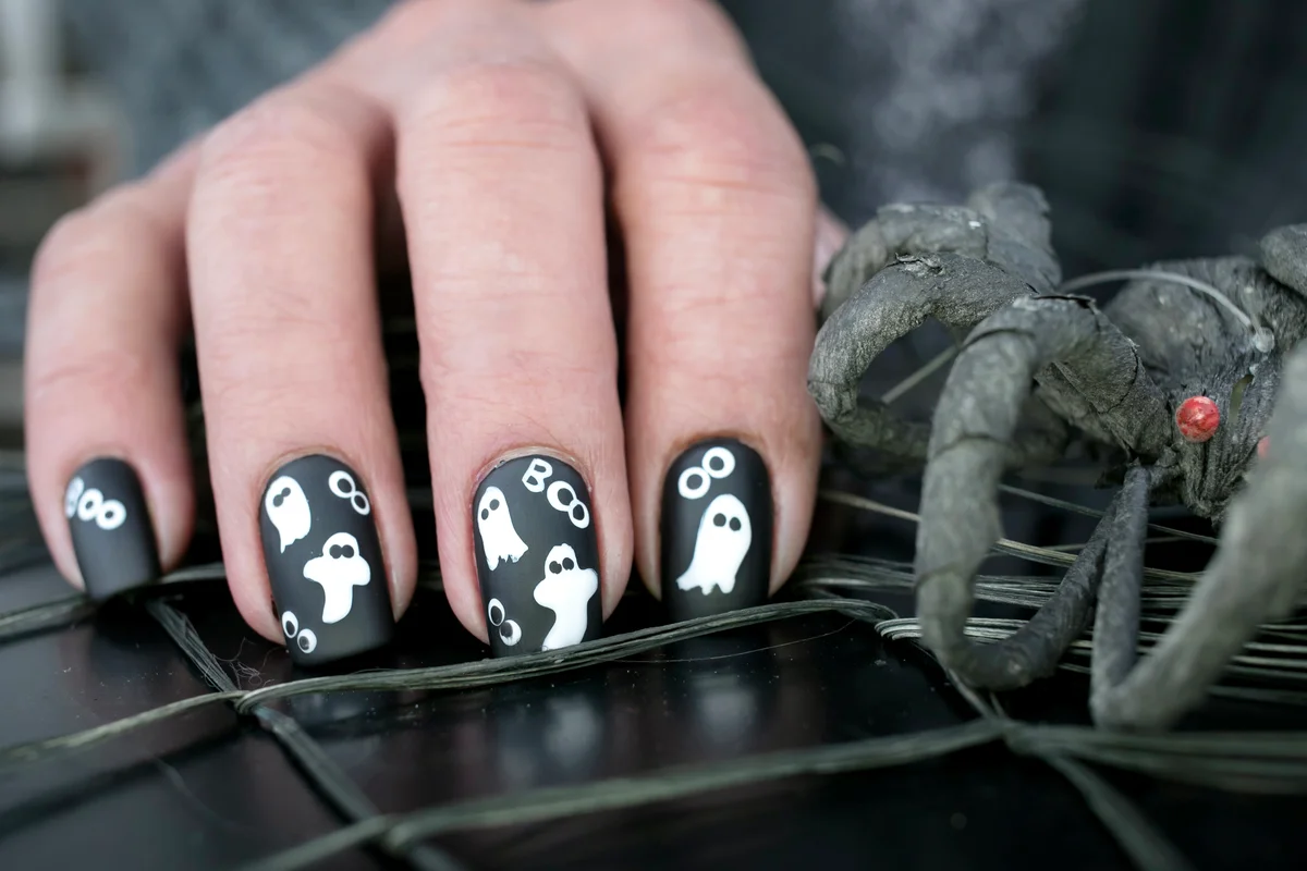 Halloween Ghosts Nail Art Design