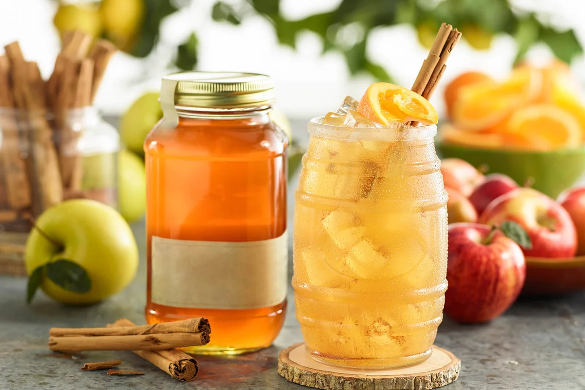 Apple Pie Moonshine Tea