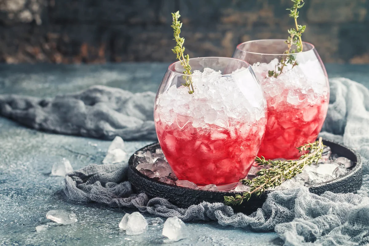 Red drink with ice | Photo 101988803 © Petr Goskov | Dreamstime.com